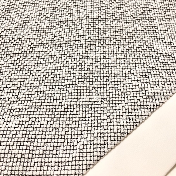 Banana Republic Asymmetric Dressy Gray/White Square Textured Mini Skirt - Size 4 - Picture 13 of 16